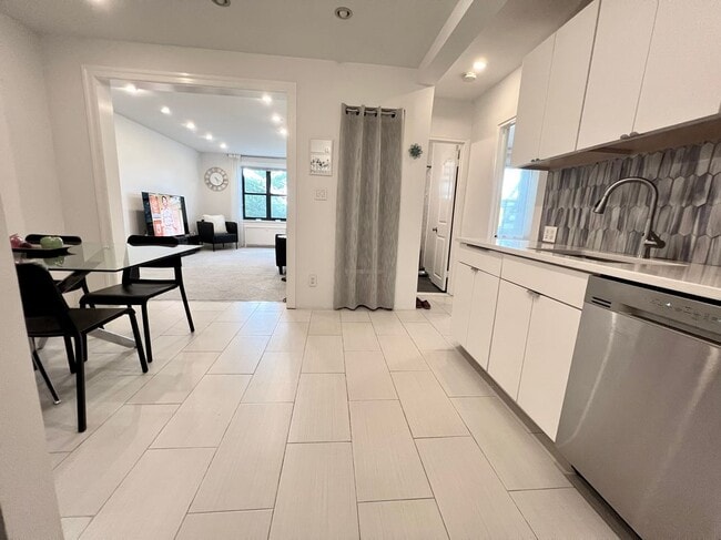 73-03 Bell Boulevard, 5M