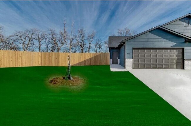 Photo - 2344 E Cheyenne Ct Townhome