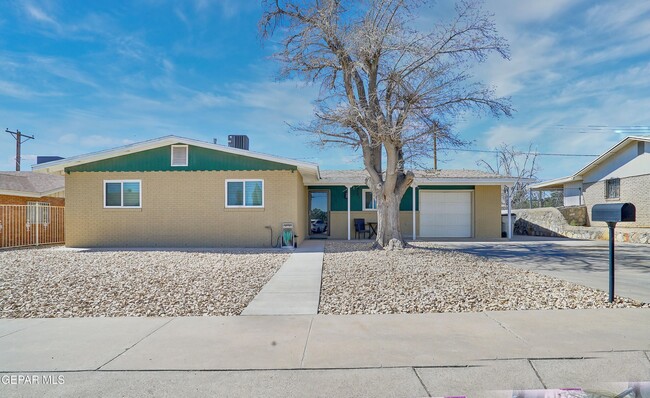 Building Photo - 1513 Fir St