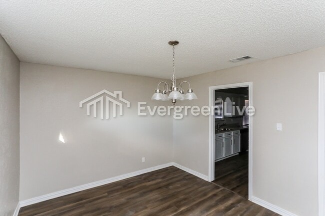 Photo - 715 San Juan Dr