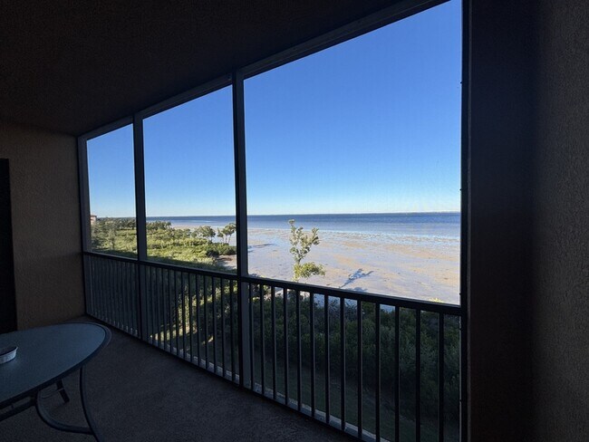 85 Vivante Blvd