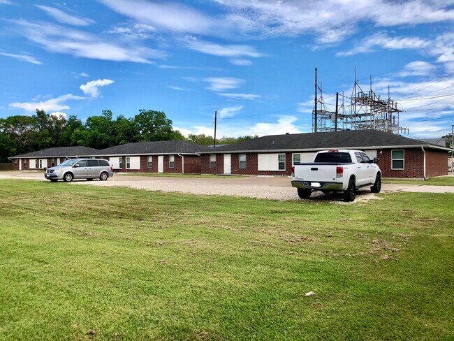 Photo - 2200 Main Ave