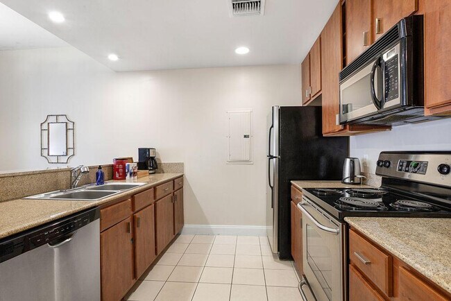 Photo - 925 Common St Unit ID1267017P