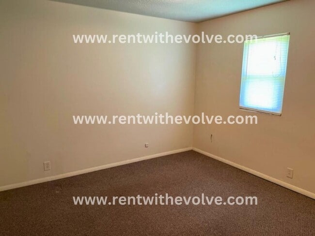 Photo - 225 S Angle St