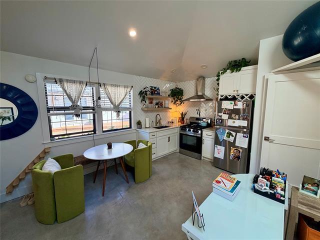 Photo - 315 Easton Rd