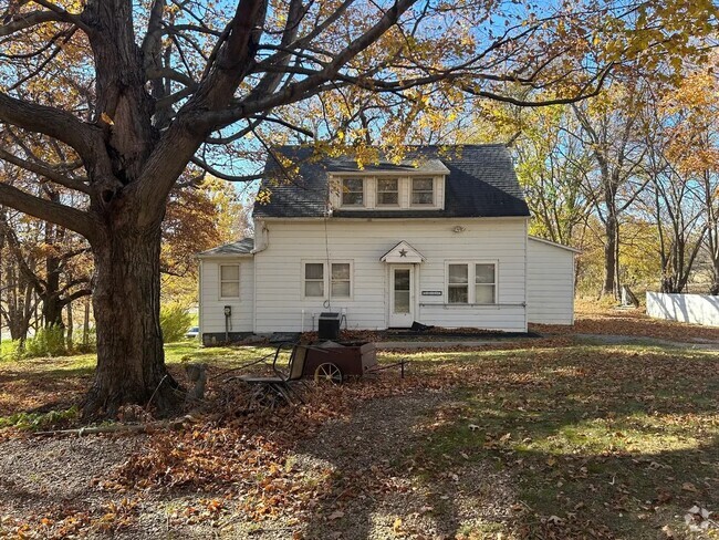 Building Photo - 903 W Main St Rental