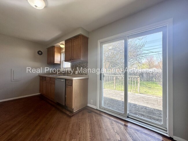 Photo - 3 Bedroom Bungalow in the Heart of Roseville!