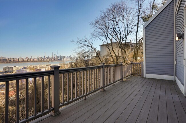 Photo - 1 Columbus Pl