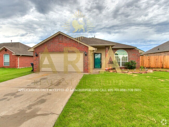 Building Photo - Spacious Edmond Fossil Creek Addition 3 Be... Rental