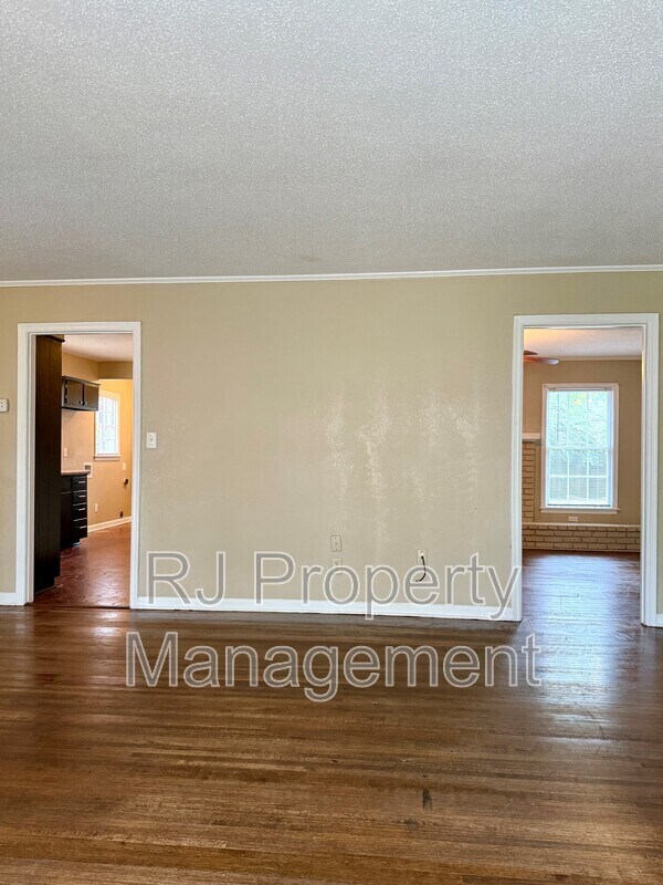 Photo - 3458 Sophia St