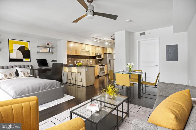 Building Photo - 1025 1st St SE Unit 507