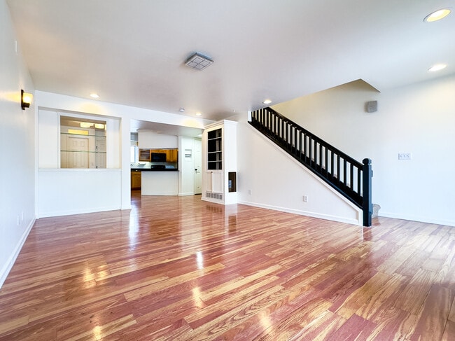 Photo - 239 E 4th St Townhome