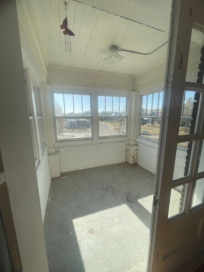 Photo - 609 Wellington Ct Unidad D5