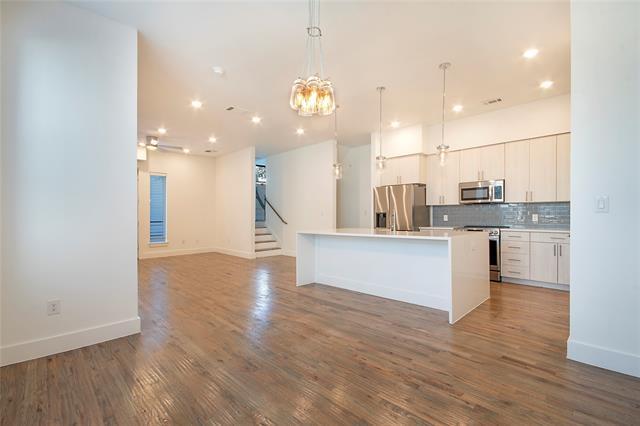 Photo - 4205 Roseland Ave