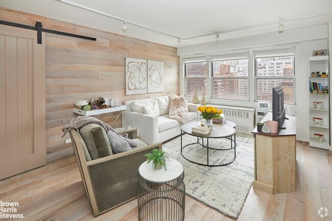Building Photo - 150 E 37th St Unit PENTHOUSE C
