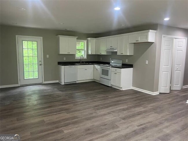 Photo - 1996 Chestnut Log Dr