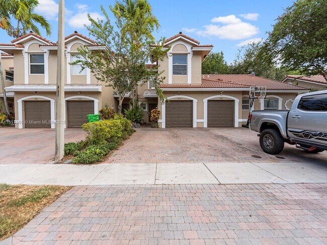Building Photo - 9032 NW 54th St Rental