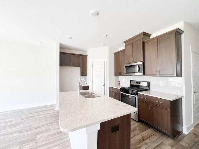 4 Beachley Pl