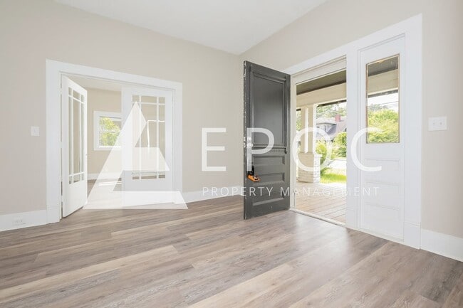 Photo - 504 Lexington Ave