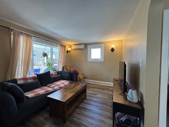 Building Photo - Apartment for Rent Unit 1