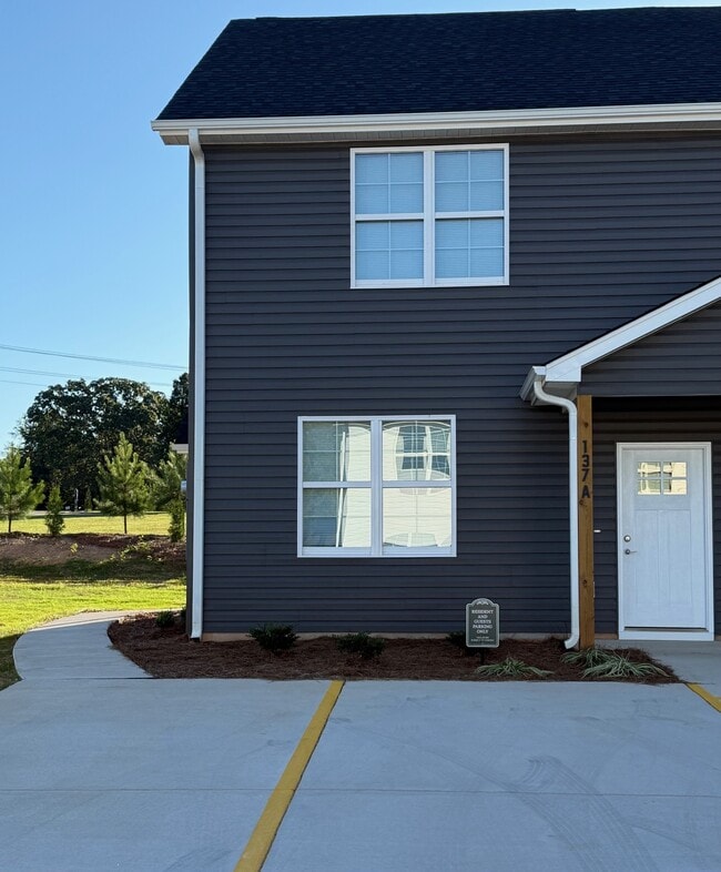 Photo - 137 Diver Dr