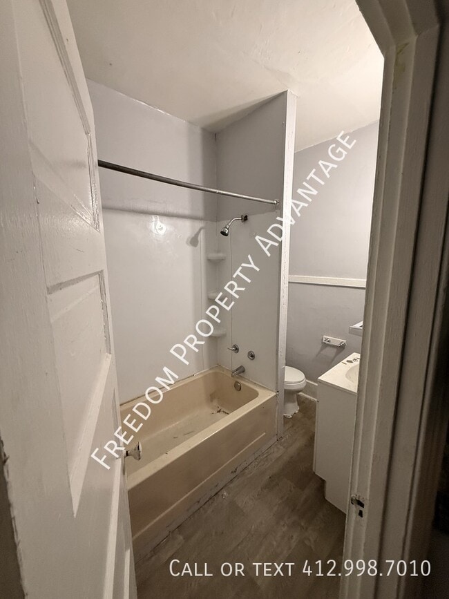 Photo - 224 N Main St Unidad 7