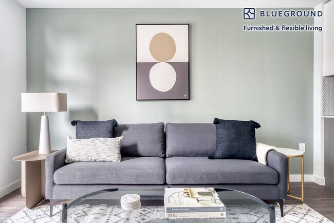 Photo - 4310 Hubbard St Unidad FL2-ID1027