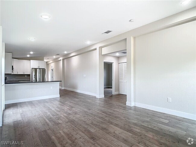 Building Photo - 2511 Storter Ave Rental