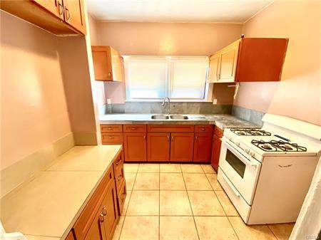 6743 Tujunga Ave Unidad Front unit