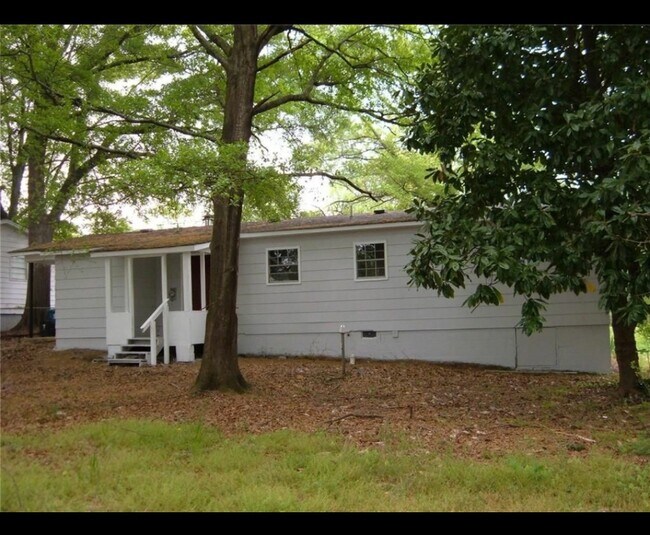 Photo - 1005 Maxham Rd