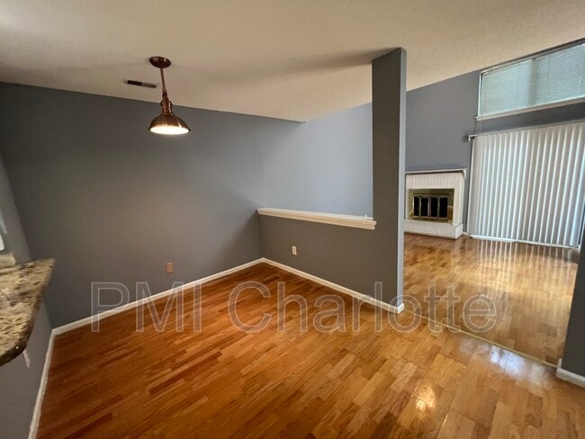 Photo - 8087 Charter Oak Ln