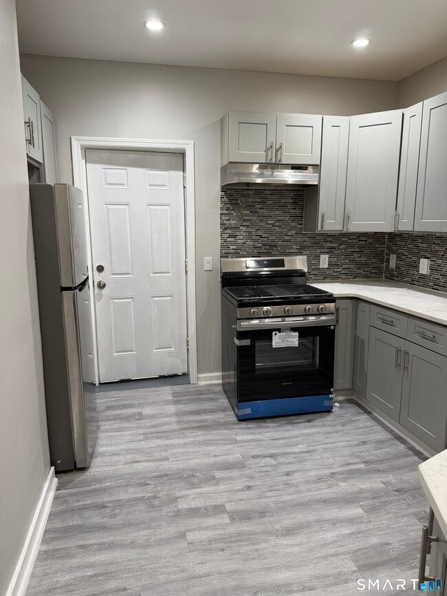 Building Photo - 336 Bond St Unit 1st Floor