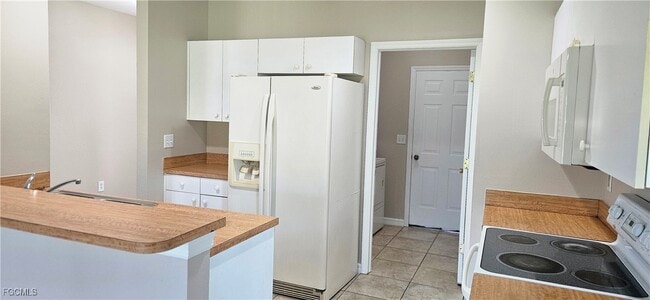 Photo - 1111 Estate St E