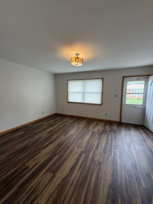 Photo - 622 N Washington St