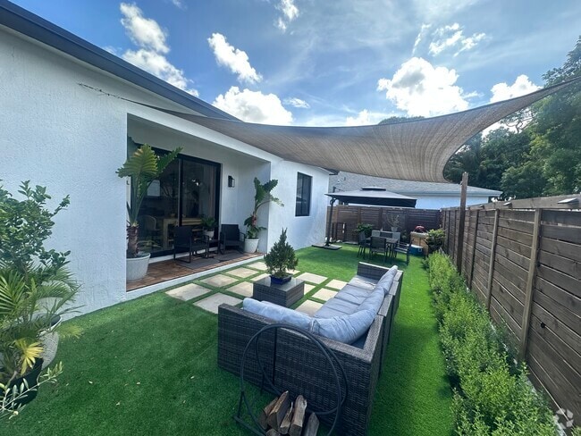 Building Photo - 1507 SW 27th Ct Rental