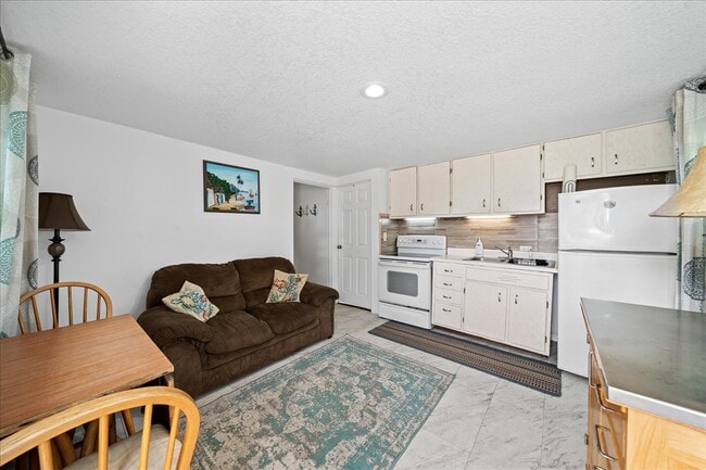 Photo - 512 Madison Ave Unit Beachy Hideaway