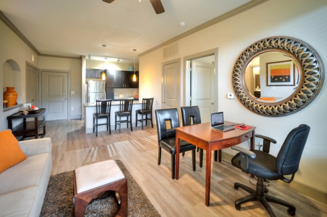 Building Photo - 6520 Jamail Dr