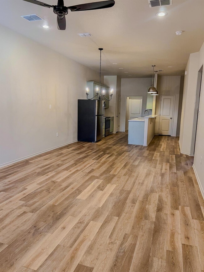 Photo - 11913 Evanston Ave