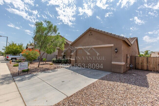 18295 W Saguaro Ln