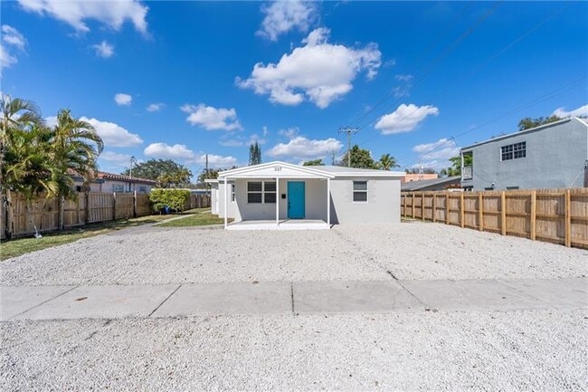 Photo - 337 SW 21st St Unit 1
