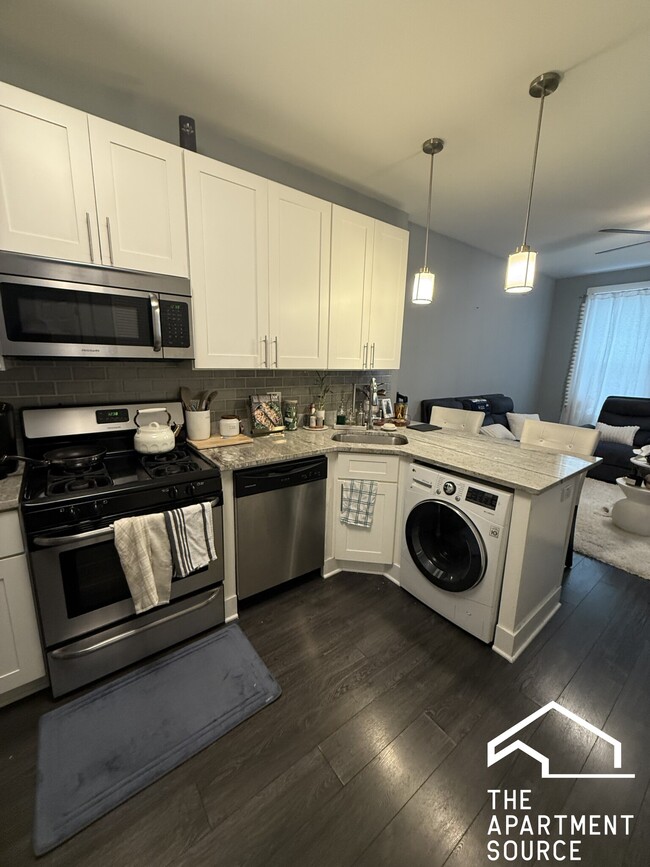 Photo - 1433 N Cleaver St Unit 1F