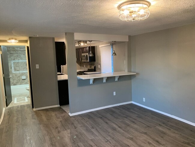 Building Photo - 2630 Edwards Wy Unit Apt. #1