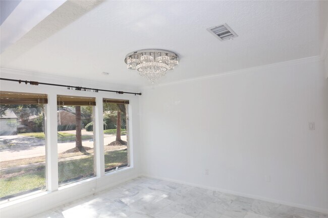 Photo - 2210 Shadowbriar Dr