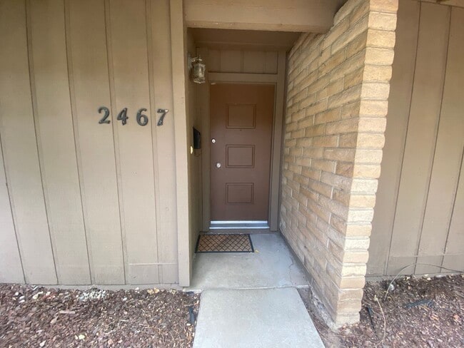 Building Photo - 9746001/45 Unit 9746001002 Rental