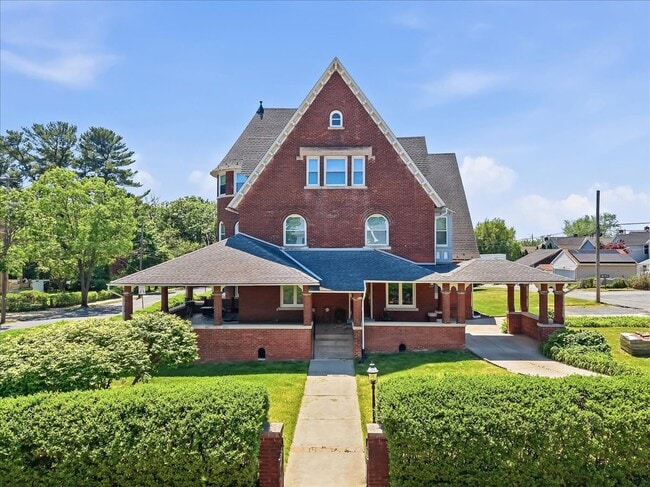 Photo - 606 5th St Unit 307