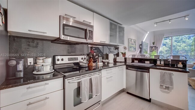 Photo - 3339 Virginia St Unit 323
