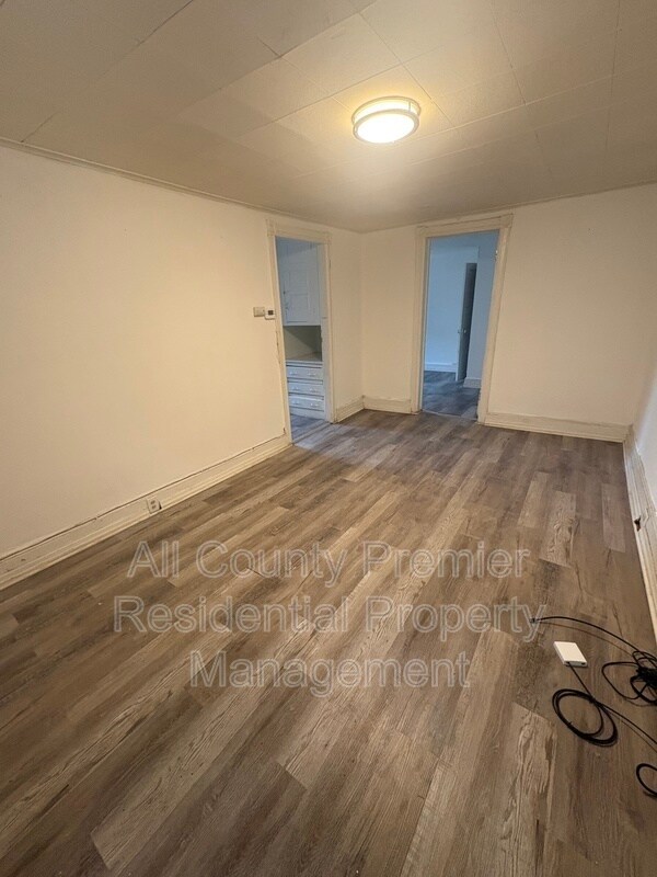 Photo - 319 Hobart Ave Unidad 321B