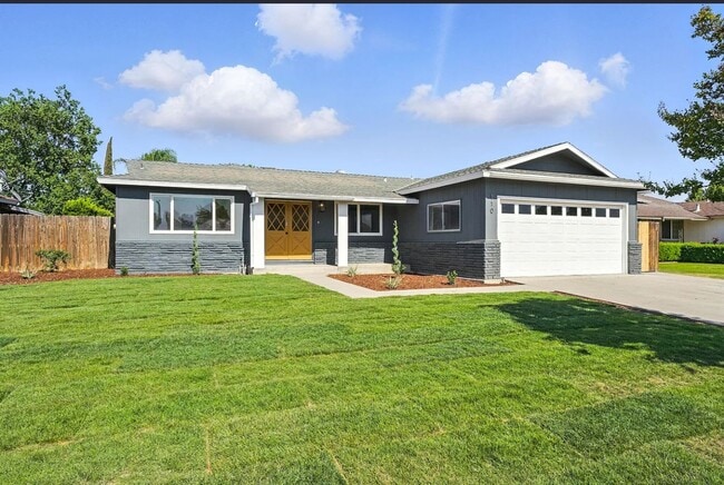 Charming 4 bedroom 2 bathroom - Charming 4 bedroom 2 bathroom House