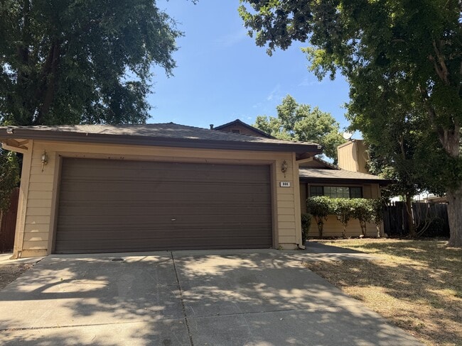 Photo - 844 Stetson Way