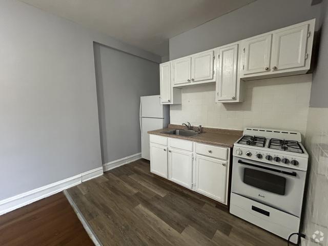 Building Photo - 1 bedroom in Chicago IL 60626 Unit 2E Rental